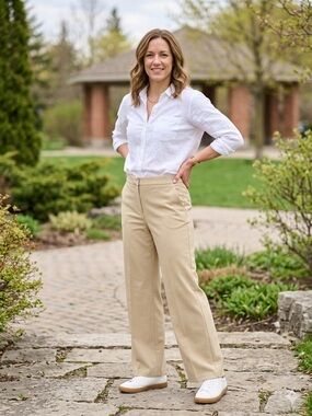 ST. JOHN Beige Flat Front Pants BNWT
